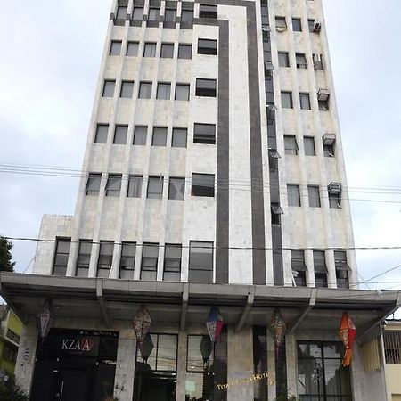 Titao Plaza Hotel กัมปีนากรันเด ภายนอก รูปภาพ