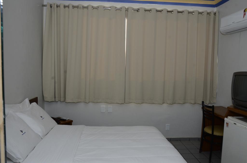 Titao Plaza Hotel กัมปีนากรันเด ห้อง รูปภาพ